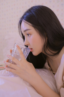大奉打更人插花弄玉成语意思